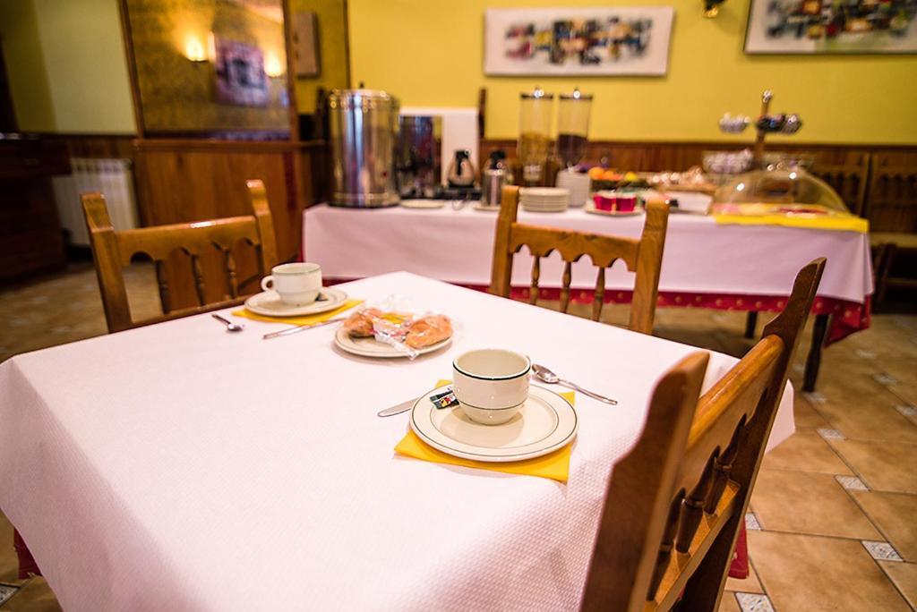 Hotel La Rambla Biescas Kültér fotó
